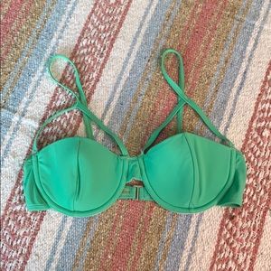 Sea foam Green 6 SHOREROAD sz. M swim suit top